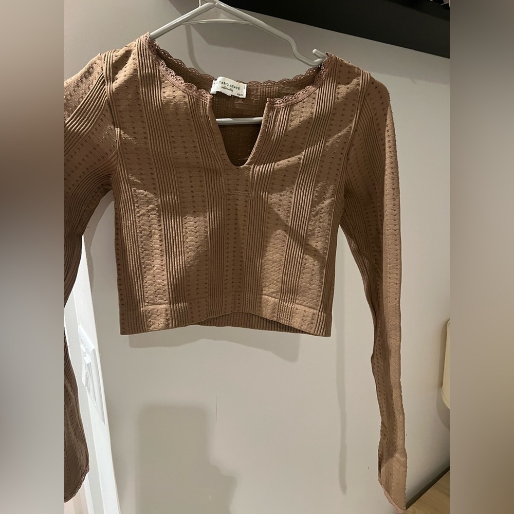Ribbed long sleeve brown top